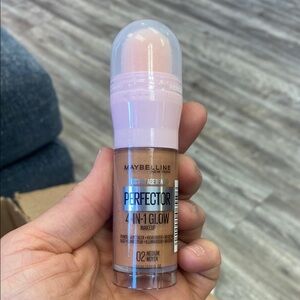 Maybelline Instant Age Rewind Perfector 4-in-1 Glow Makeup - Medium